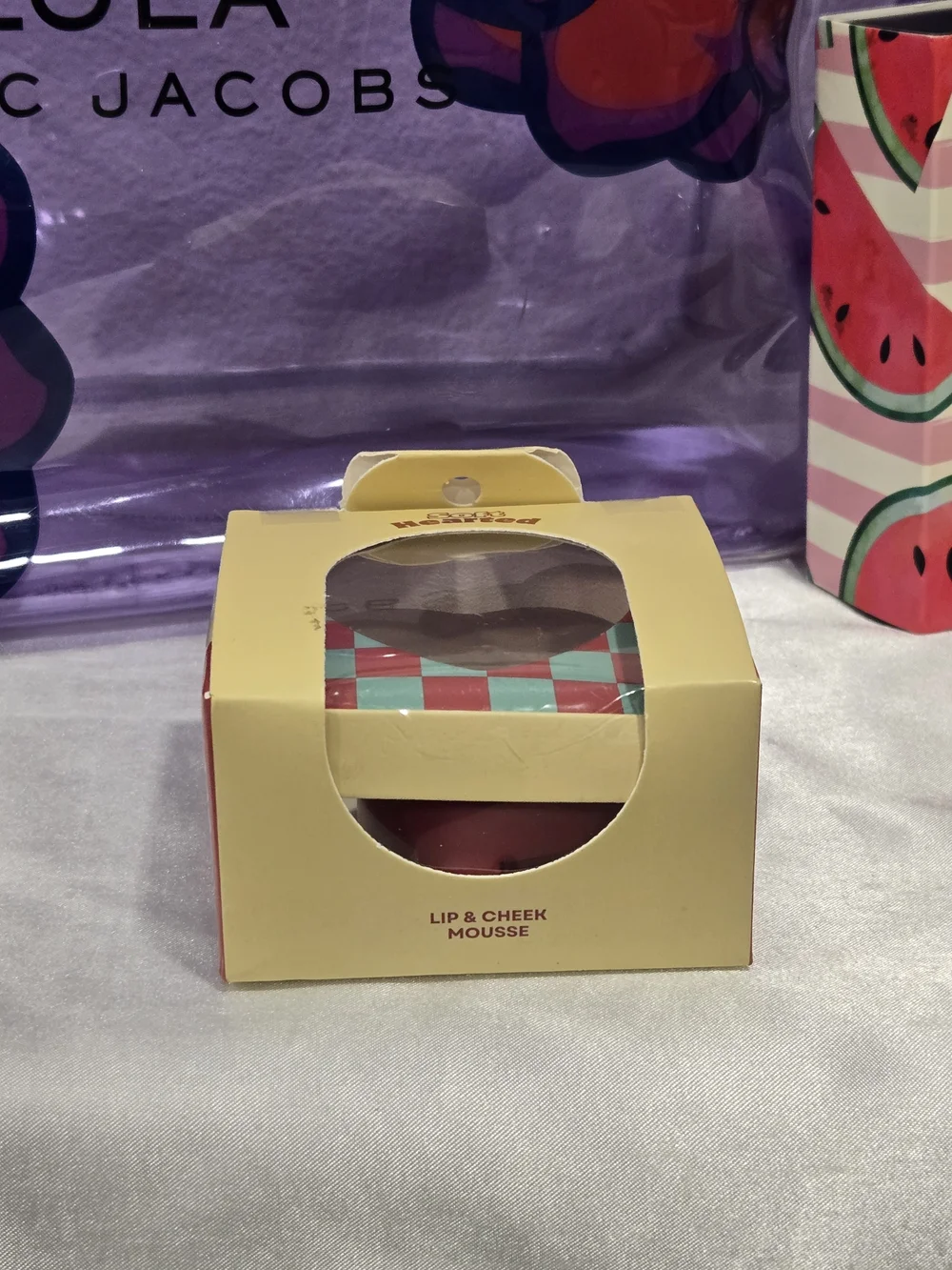 Marc Jacobs Lola Purple Floral Makeup Bag with Assorted Eye & Lip Essentials - Picture 4 of 16